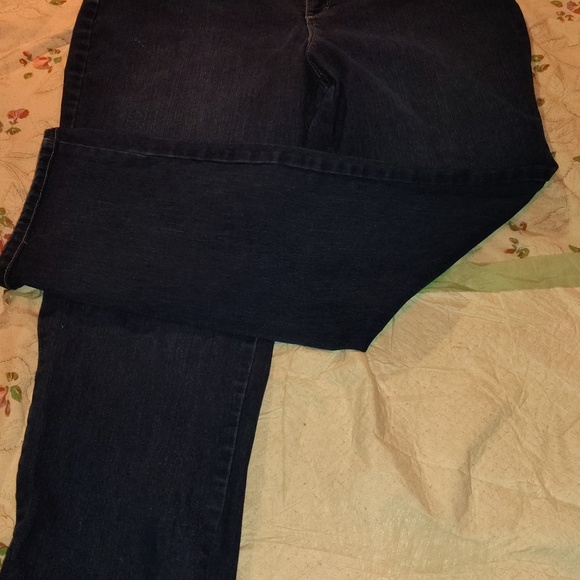 Womans jeans - Picture 2 of 5